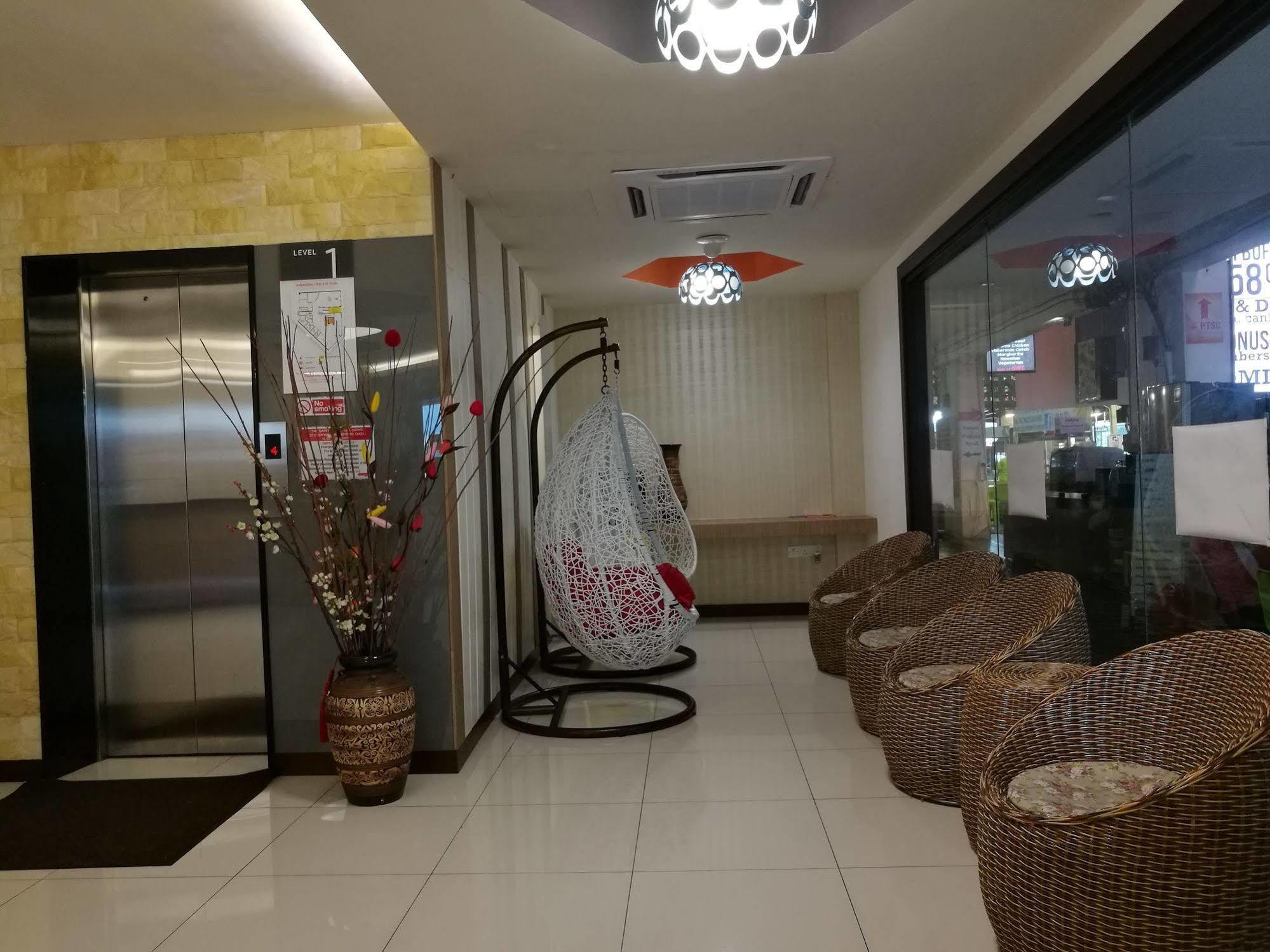 犀鸟回忆酒店 古晋 外观 照片